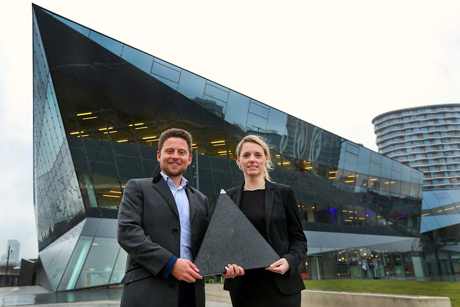 siemens-mindshare-signing
