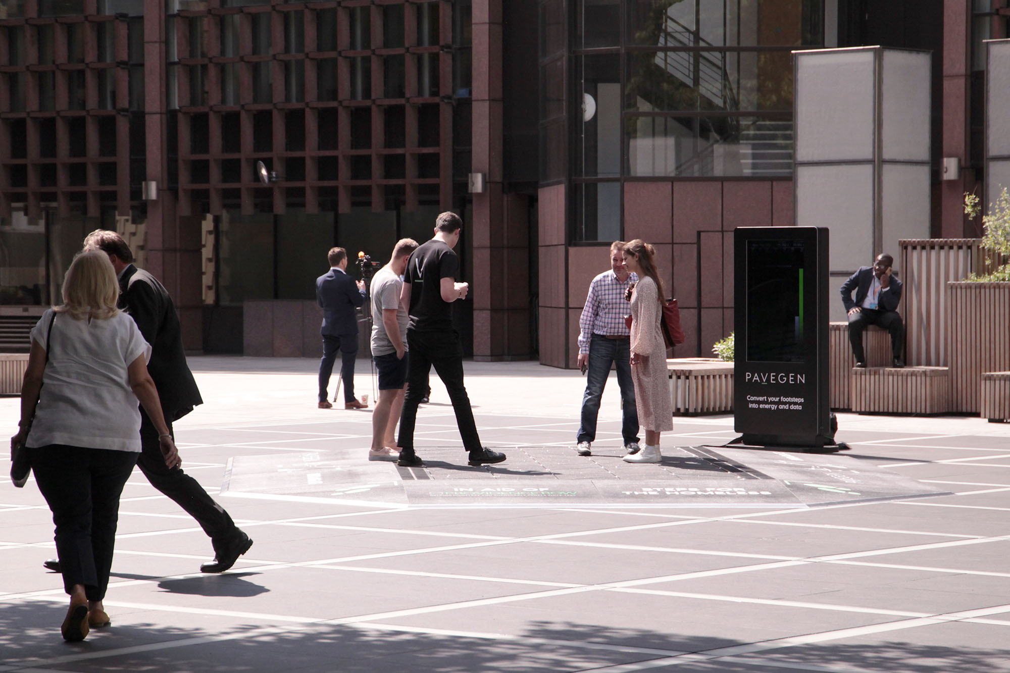 Pavegen-Broadgate-London_3.jpg